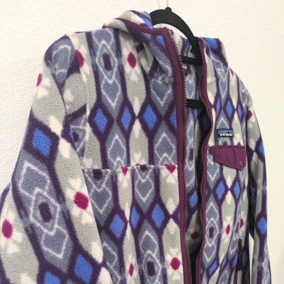 Patagonia Synchilla Gray/Purple Fleece Hooded Jacket sz XS Geometric Cozy - Picture 3 of 11